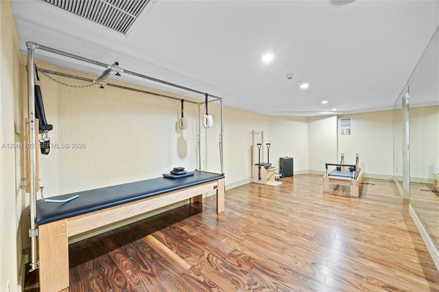 50 Biscayne Boulevard 4706, Miami, FL 33132