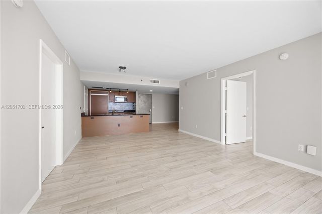 50 Biscayne Boulevard 4706, Miami, FL 33132