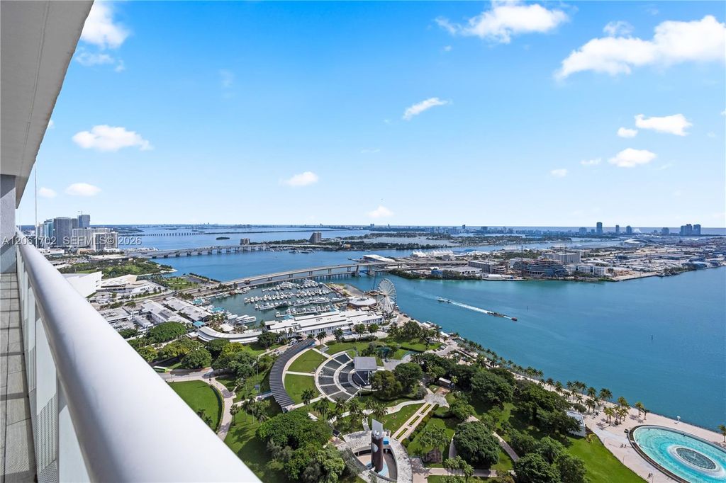 50 Biscayne Boulevard 4706, Miami, FL 33132