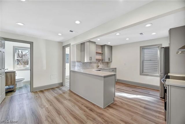 3401 Clinton Avenue, Cleveland, OH 44113