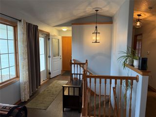 212 N 14th Avenue, Winterset, IA 50273