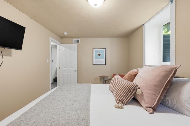 1224 E 19th Ave, Spokane, WA 99203