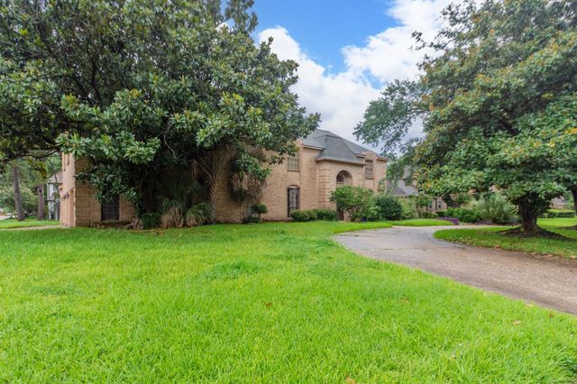 6738 Apple Valley Lane, Houston, TX 77069