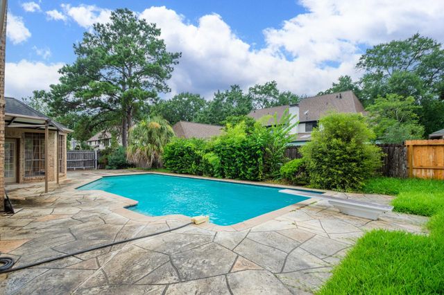 6738 Apple Valley Lane, Houston, TX 77069