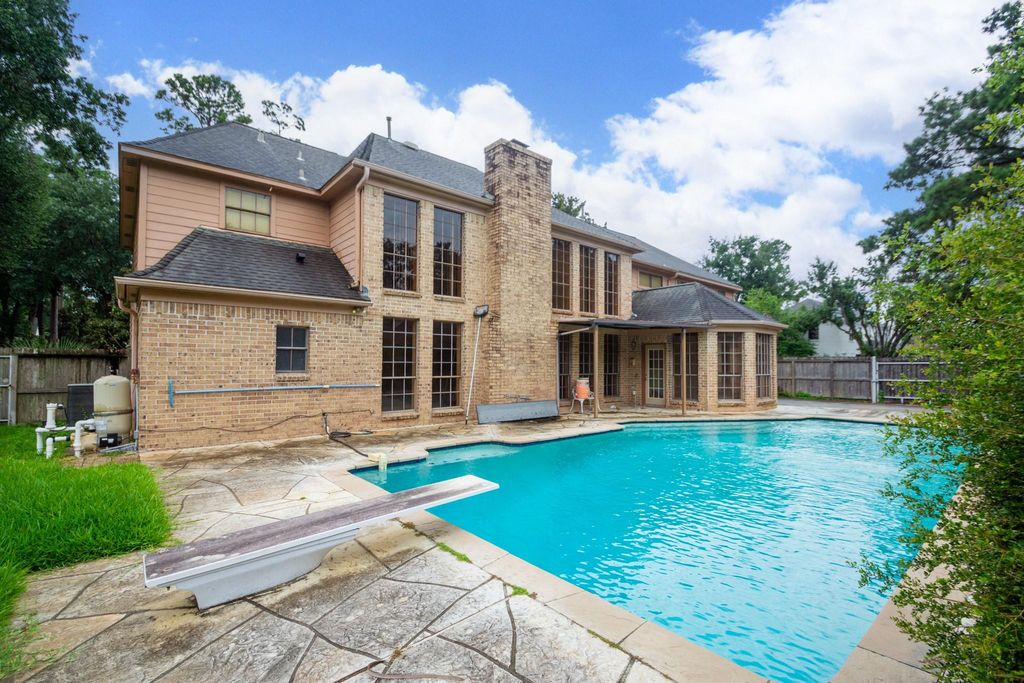 6738 Apple Valley Lane, Houston, TX 77069