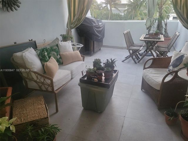 5880 Collins Ave 302, Miami Beach, FL 33140