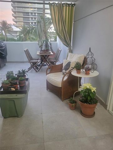 5880 Collins Ave 302, Miami Beach, FL 33140