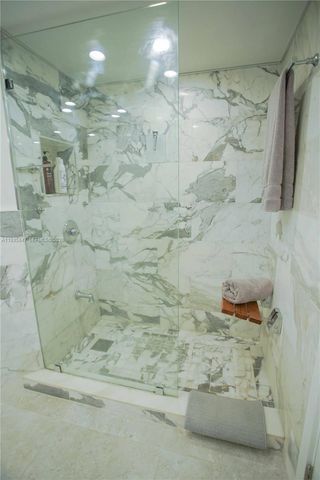 5880 Collins Ave 302, Miami Beach, FL 33140