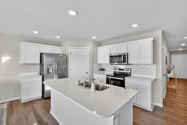 1004 Dee Street SE, Bondurant, IA 50035