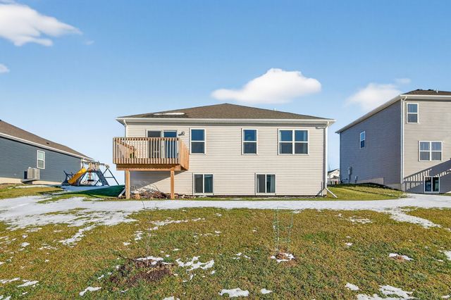 1004 Dee Street SE, Bondurant, IA 50035