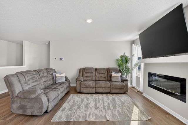 1004 Dee Street SE, Bondurant, IA 50035