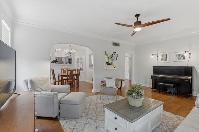 880 N MCLEAN BLVD, Memphis, TN 38107