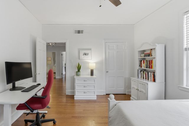 880 N MCLEAN BLVD, Memphis, TN 38107