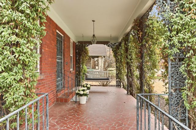 880 N MCLEAN BLVD, Memphis, TN 38107