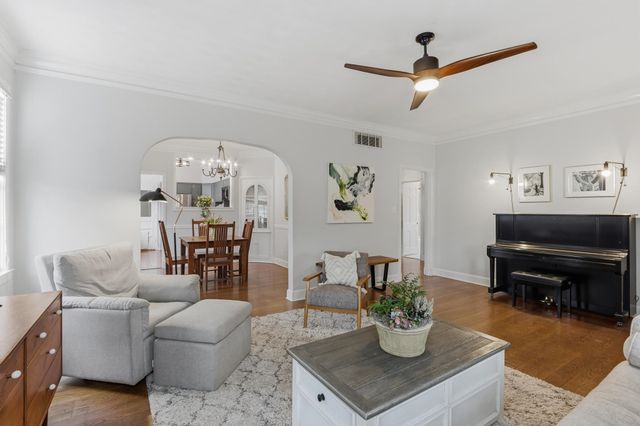 880 N MCLEAN BLVD, Memphis, TN 38107