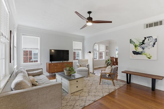 880 N MCLEAN BLVD, Memphis, TN 38107