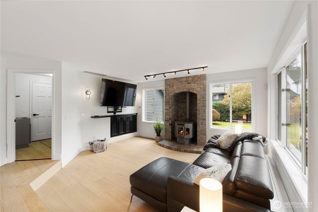 22314 SE 290th Street, Black Diamond, WA 98010