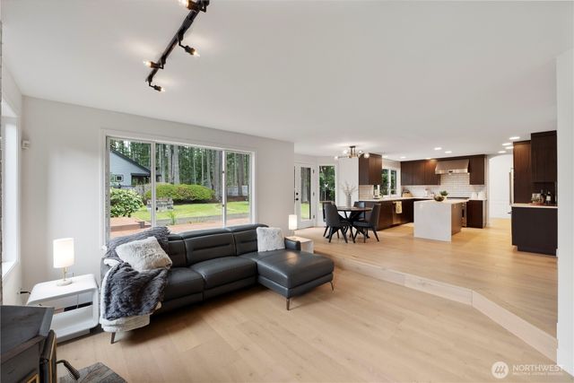 22314 SE 290th Street, Black Diamond, WA 98010