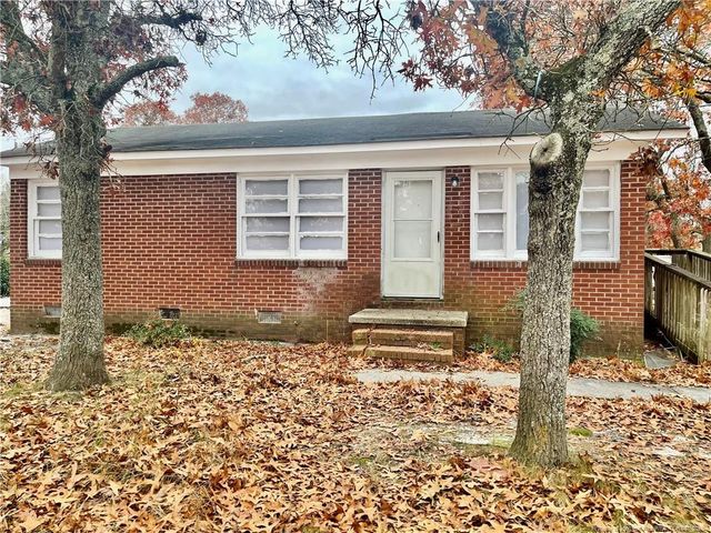 206 Seventh Street, Spring Lake, NC 28390