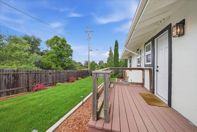 10200 Indian Hill Rd, Newcastle, CA 95658