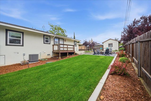 10200 Indian Hill Rd, Newcastle, CA 95658