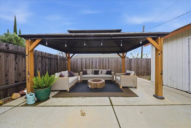 10200 Indian Hill Rd, Newcastle, CA 95658