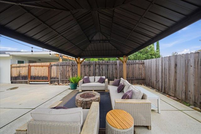 10200 Indian Hill Rd, Newcastle, CA 95658