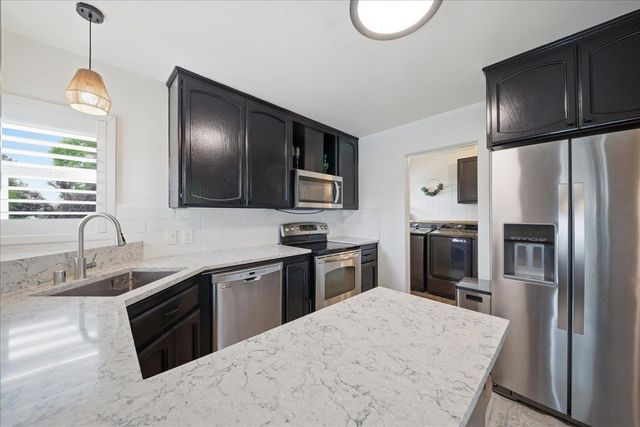 10200 Indian Hill Rd, Newcastle, CA 95658