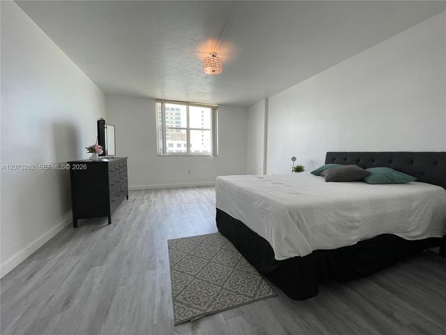 5001 Collins Avenue 15D, Miami Beach, FL 33140