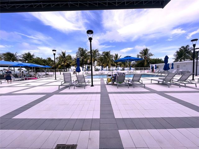 5001 Collins Avenue 15D, Miami Beach, FL 33140