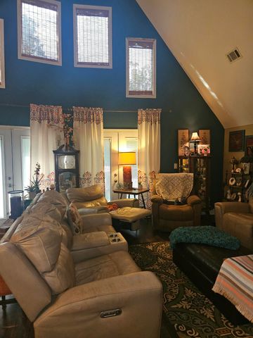 67 Duke Ave., Purvis, MS 39475