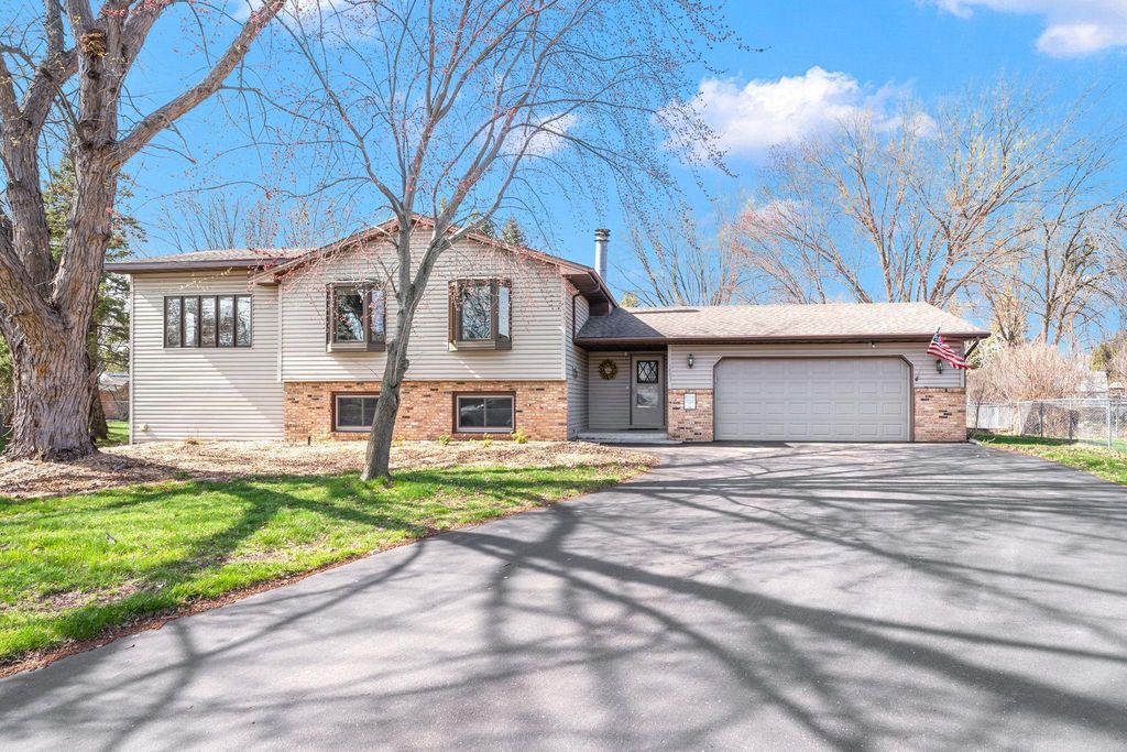 1893 Sunrise Court, White Bear Lake, MN 55110