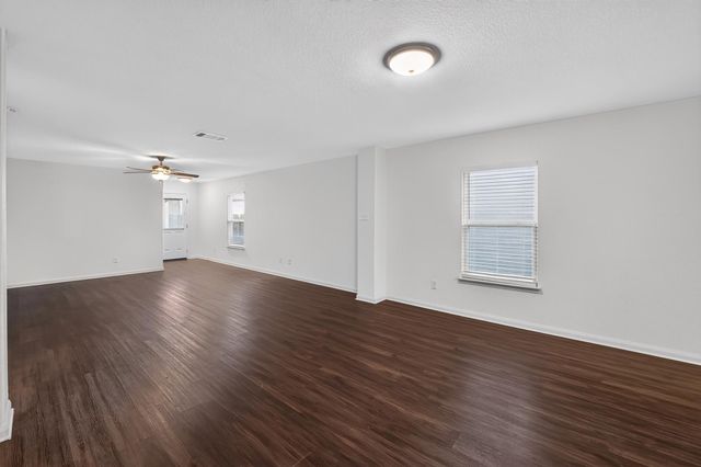 1564 Breanna LN, Kyle, TX 78640