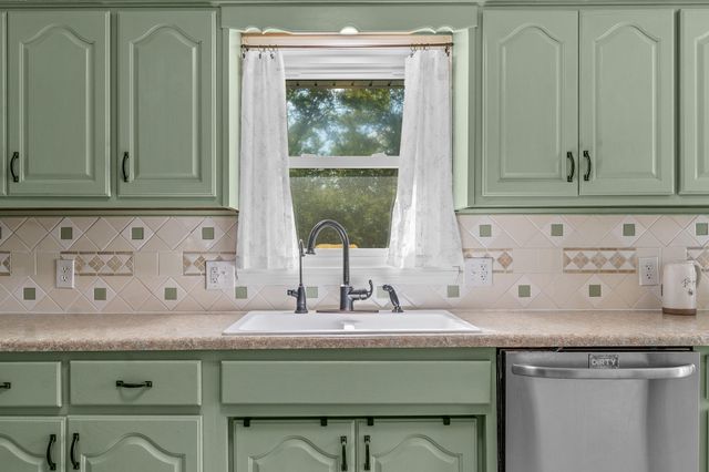 1820 E Hines Street, Republic, MO 65738