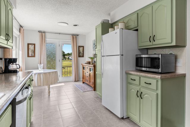 1820 E Hines Street, Republic, MO 65738