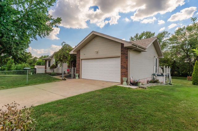 1820 E Hines Street, Republic, MO 65738