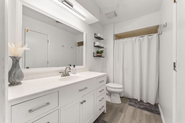 1820 E Hines Street, Republic, MO 65738