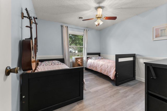 1820 E Hines Street, Republic, MO 65738