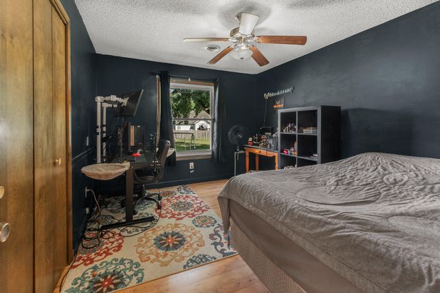 1820 E Hines Street, Republic, MO 65738