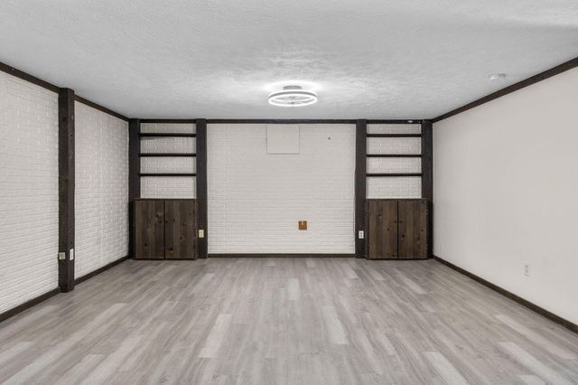 1820 E Hines Street, Republic, MO 65738