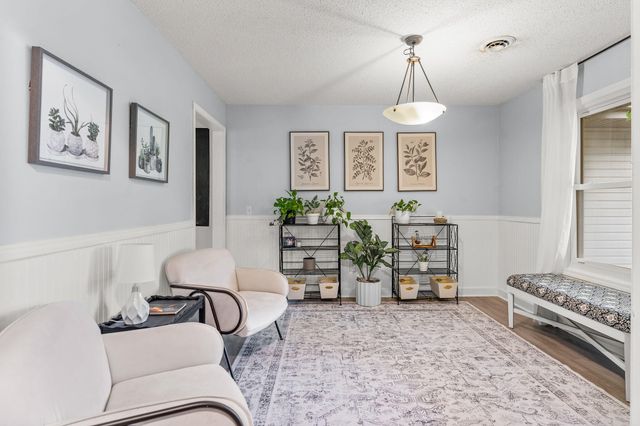 1820 E Hines Street, Republic, MO 65738