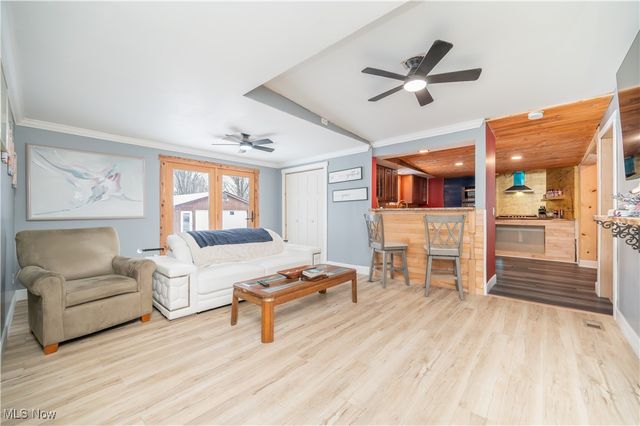 6498 Stoddard Hayes Road, Farmdale, OH 44417