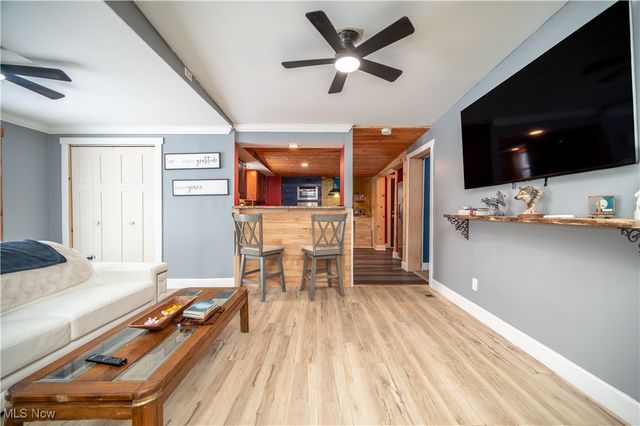 6498 Stoddard Hayes Road, Farmdale, OH 44417