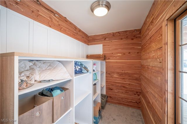 6498 Stoddard Hayes Road, Farmdale, OH 44417