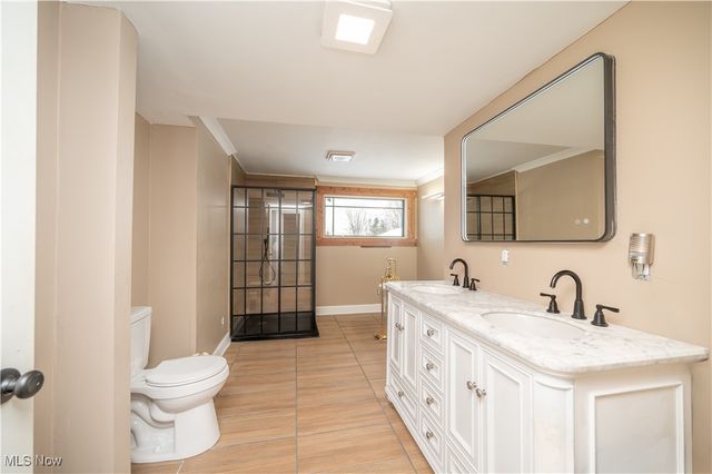 6498 Stoddard Hayes Road, Farmdale, OH 44417