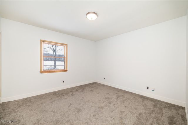 6498 Stoddard Hayes Road, Farmdale, OH 44417