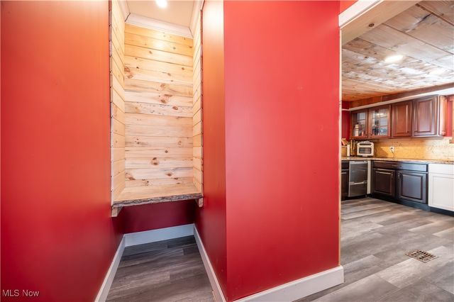 6498 Stoddard Hayes Road, Farmdale, OH 44417