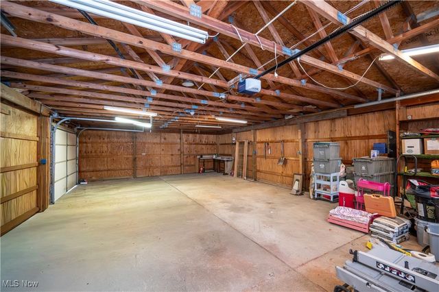 6498 Stoddard Hayes Road, Farmdale, OH 44417