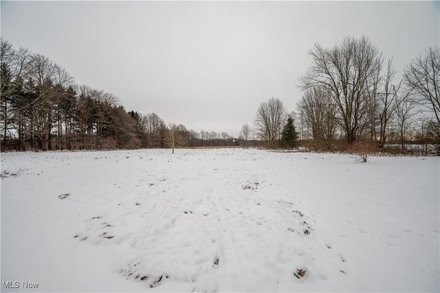 6498 Stoddard Hayes Road, Farmdale, OH 44417