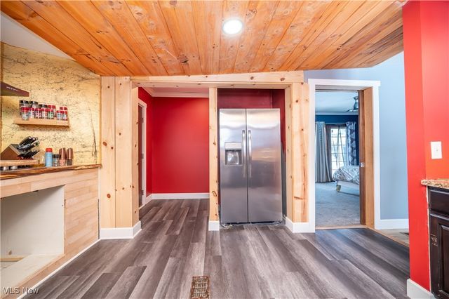 6498 Stoddard Hayes Road, Farmdale, OH 44417